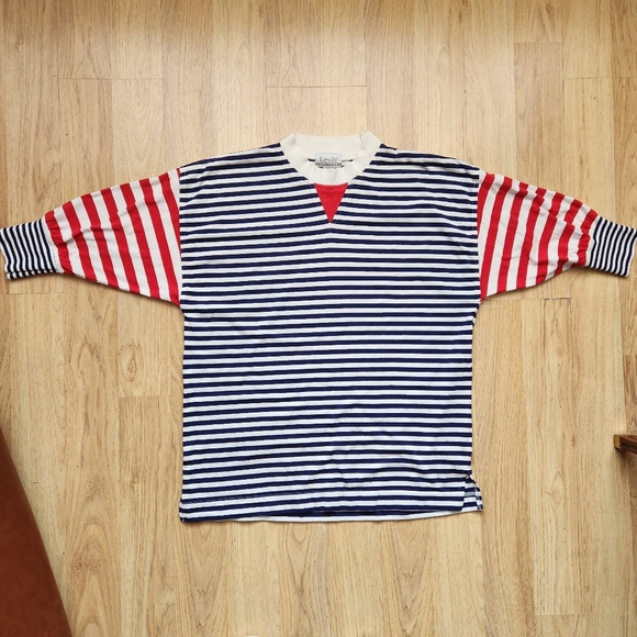 Vintage LEVI'S top, navy blue, red white stripes. Size L. Crew Neck Tshirt - Picture 3 of 5